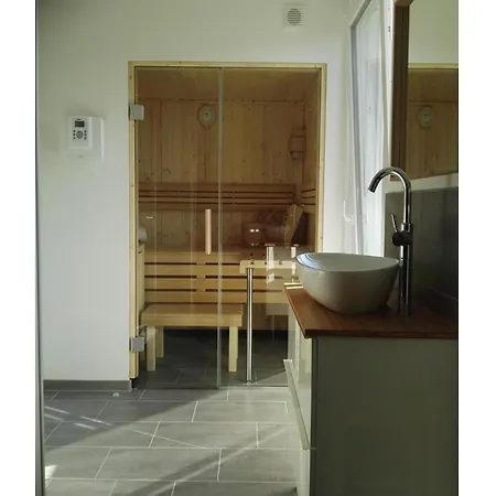 Apartamento Moderne Mit Sauna & Terrasse Burhave