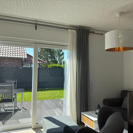 Moderne Mit Sauna & Terrasse Burhave