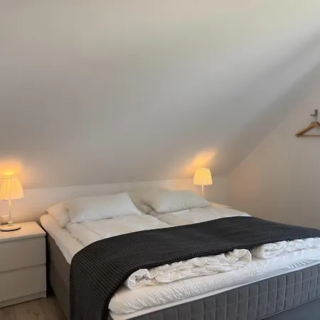 Moderne Mit Sauna & Terrasse Burhave