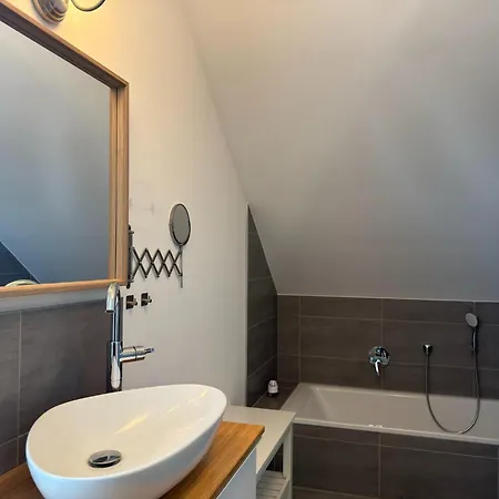 Moderne Mit Sauna & Terrasse Apartamento Burhave