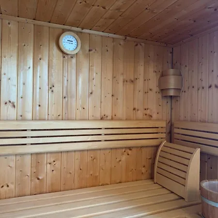Moderne Mit Sauna & Terrasse *